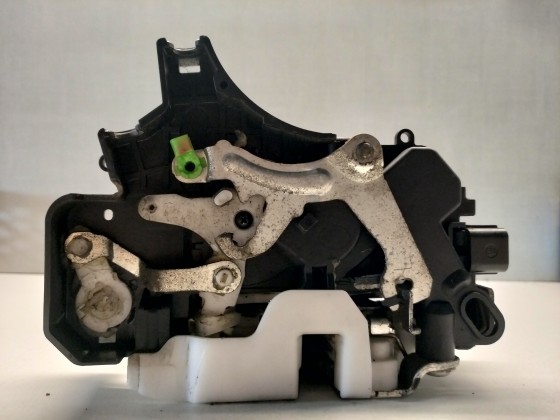 Fechadura-frente-esquerda-Mitsubishi-Colt-VI-2010-265588